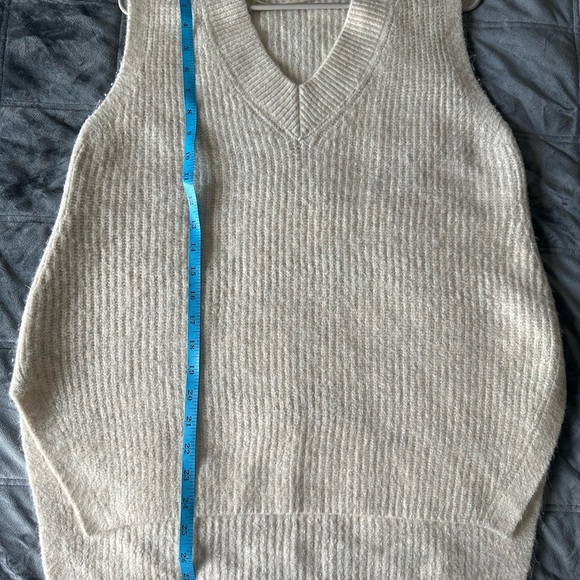 Vince Camuto Women’s Sweater Vest Size XS - Picture 6 of 8